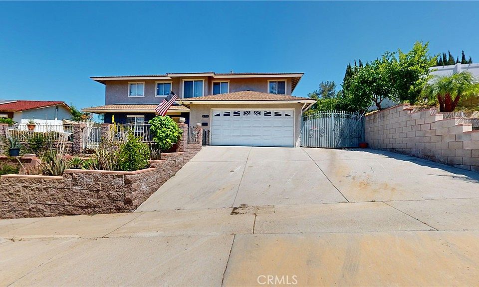 1st image of 420 Carpio Dr