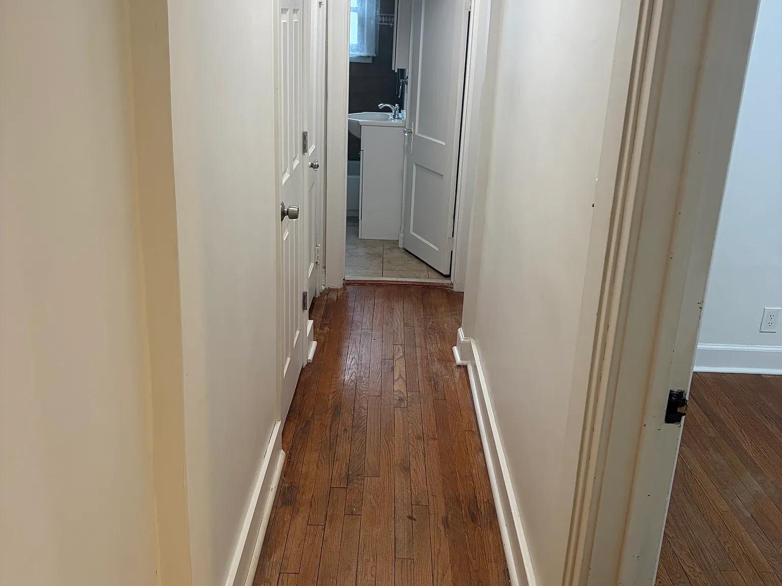 2 bed, 1300 sqft, $1,700 — Photo 2