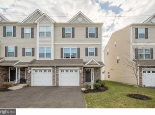 28 Lumber Ln, Mount Ephraim, NJ 08059