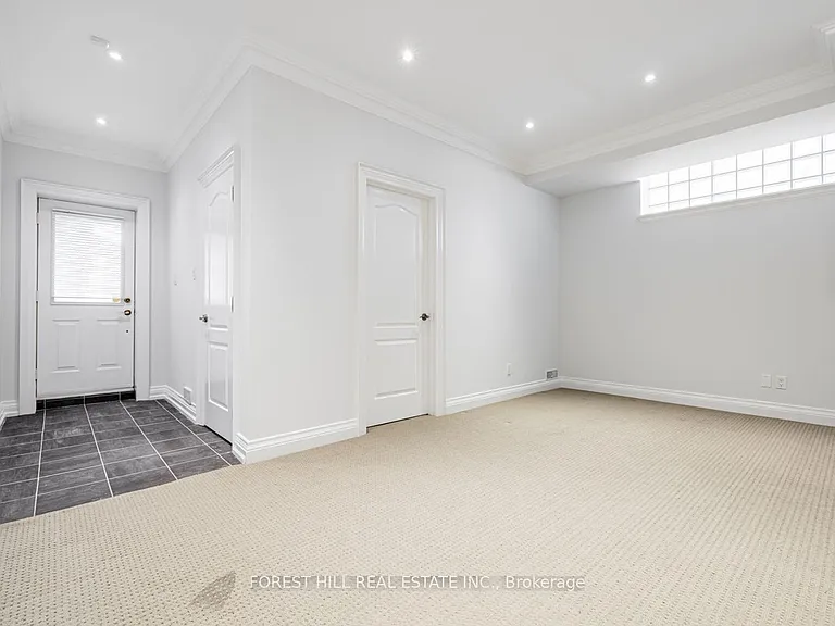 415 Deloraine Ave — Photo 33