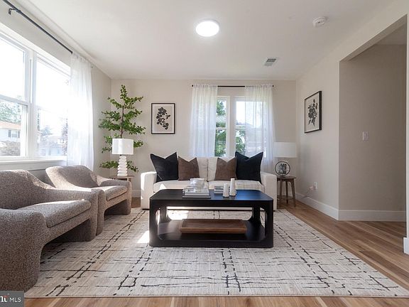 3rd image of 6827 Highland Ave