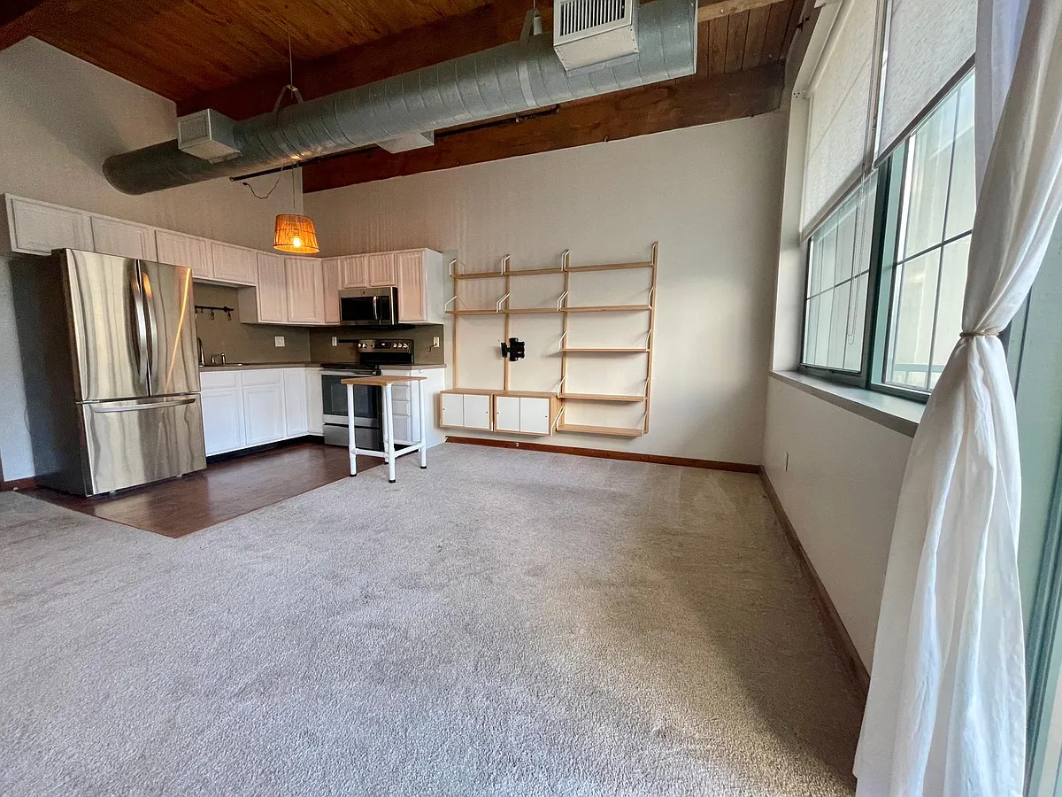 Building Photo - 940 Monroe Ave NW #330