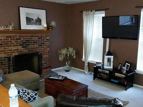 3rd image of 48 Scarborough Ct Unit 8