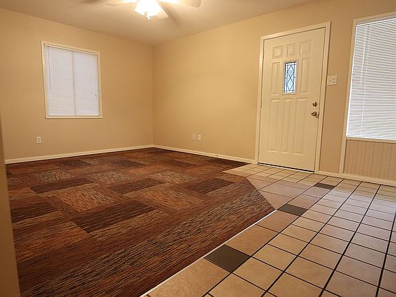 4th image of 4002 Glenn Oaks Dr