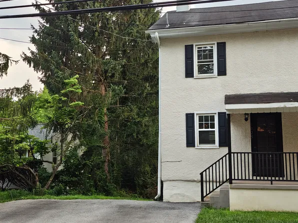 1025 Howellville Rd, Berwyn, PA 19312