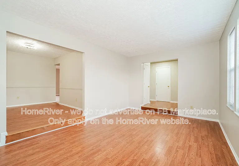 3560 Woody Way — Photo 8