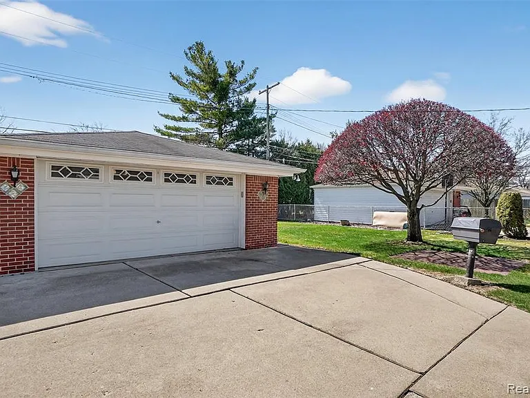 11480 Hanford Dr — Photo 18