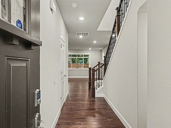 4th image of 17321 40th Avenue SE