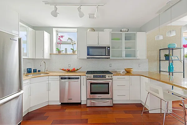 Sold by Compass | media 4