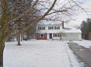 27390 Sprague Rd, Olmsted Township, OH 44138