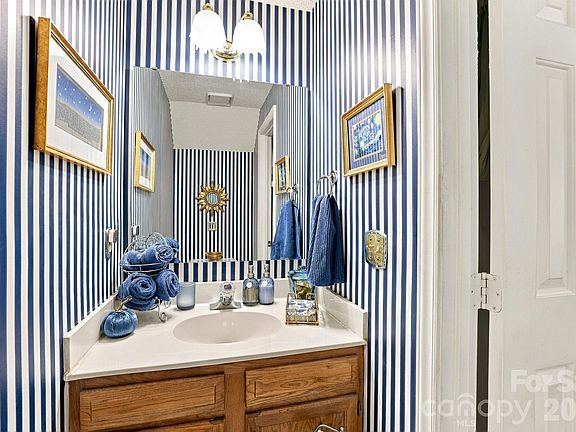 3rd image of 8256 Golf Ridge Dr