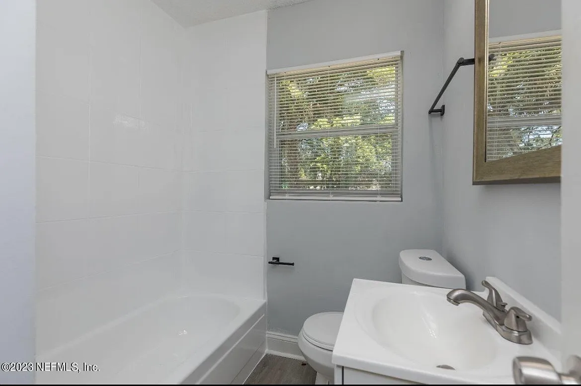 Building Photo - 2513 Spirea St