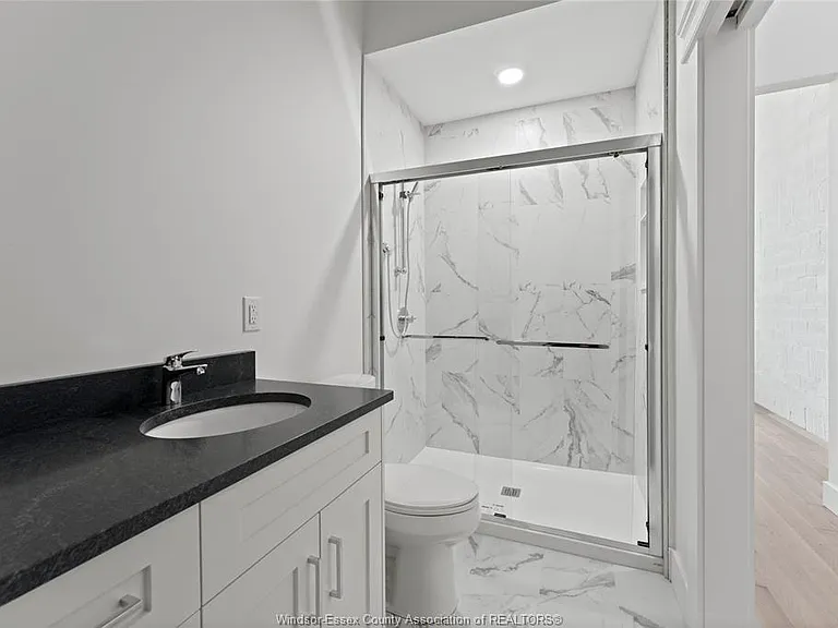 247 Brock St #204 — Photo 24