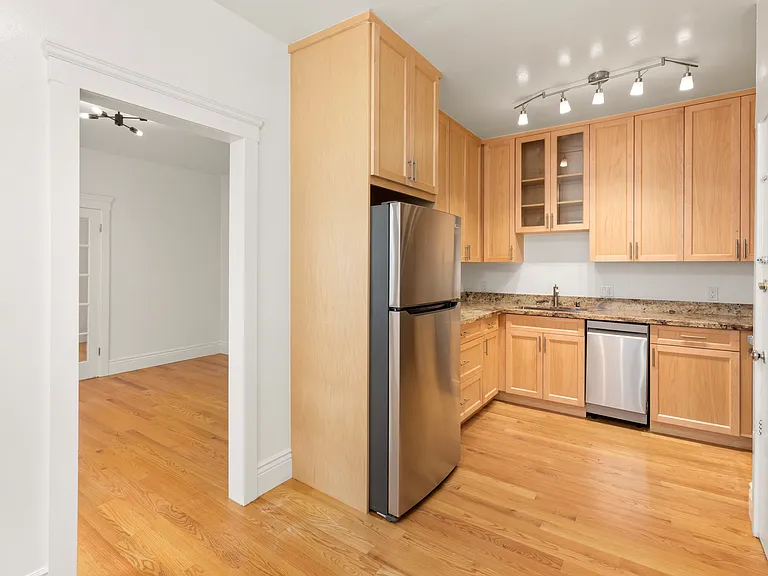 2085 Hayes St #5 — Photo 3