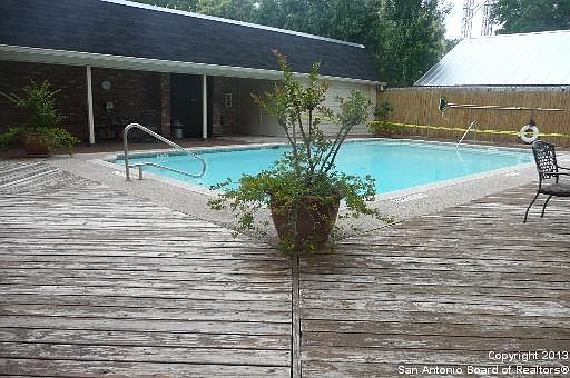 2nd image of 8033 N New Braunfels Ave #101