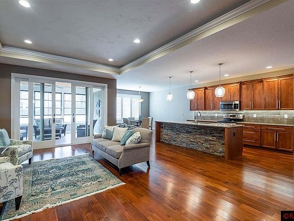 4th image of 117 Creekside Ct
