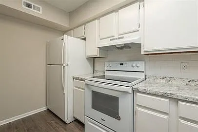 2520 McMillan St NE — Photo 4