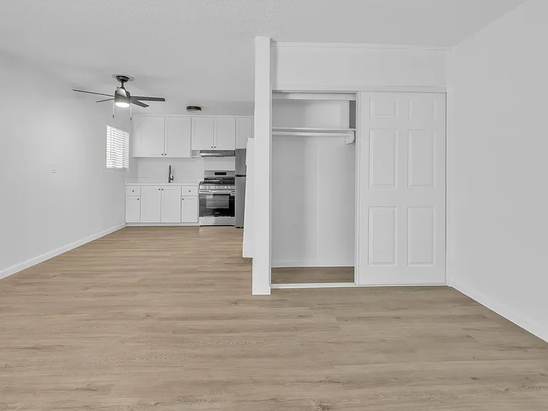 11921 Lakewood Blvd — Photo 8