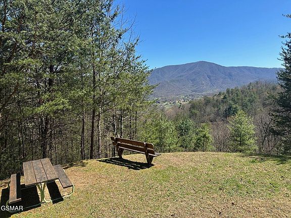 5th image of 3009 Blue Springs Way