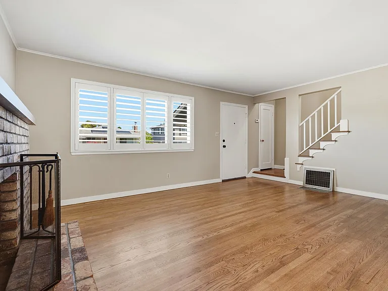 622 E 16th Ave — Photo 13
