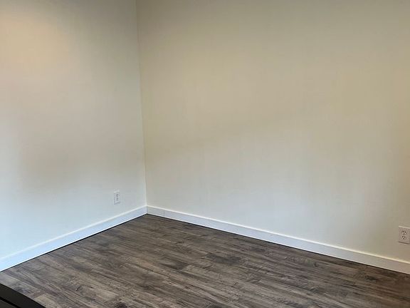 5th image of 908 N Montgomery Ave #B
