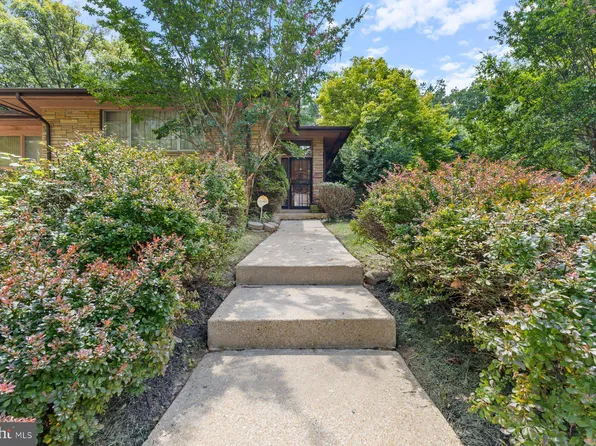 10201 Buena Vista Ave, Lanham, MD 20706