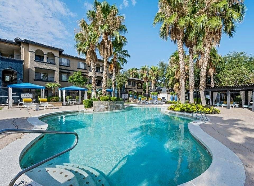 Resort Style Pool