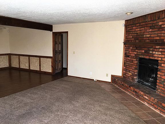 LIVING AND DINING ROOM