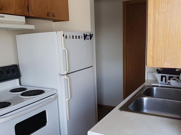 5th image of 1363 County Road B W #301