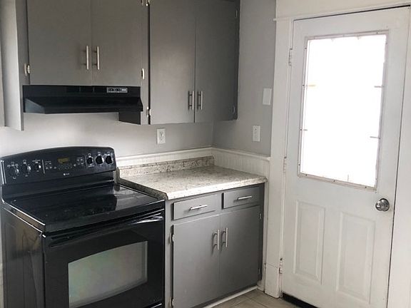 4th image of 1121 Dearing St #B