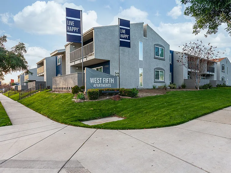West Fifth Apartments — Photo 23