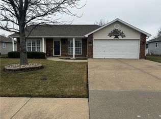 812 Cypress Ct, Raymore, MO 64083