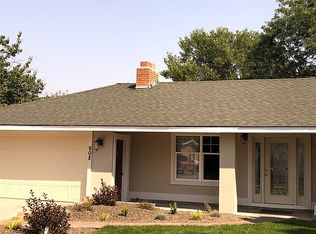 908 Briarwood Dr, Nampa, ID 83651