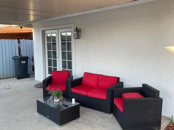 5th image of 523 Fern Pl NE