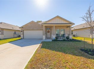 1957 Thorndyke Ln, Bryan, TX 77807