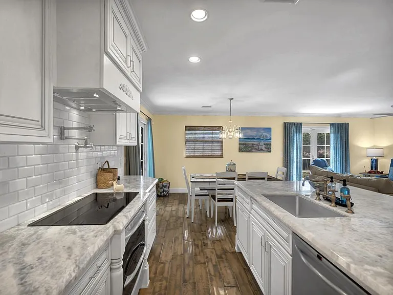 726 Flamevine Ln — Photo 13
