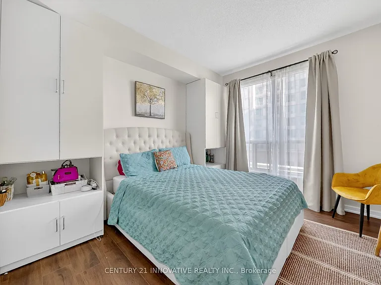 36 Lee Centre Dr #Townhouse 307 — Photo 26