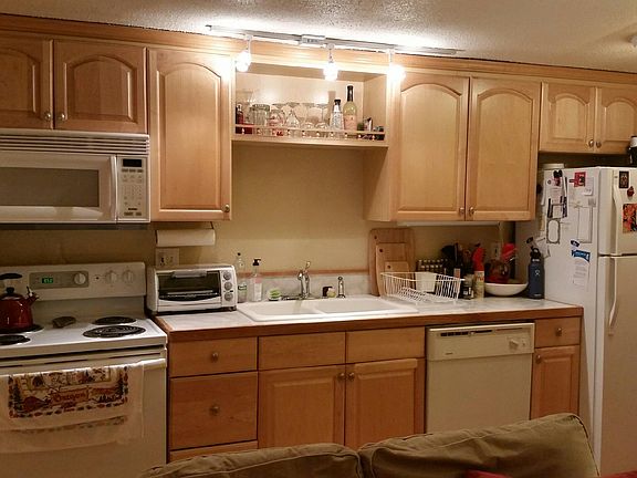 3rd image of 155 S Pennsylvania St APT 103