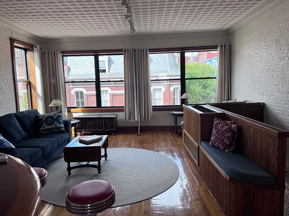 Apartment entry - stairs on the right next to wall