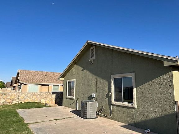 3rd image of 14285 Desert Orchid Dr