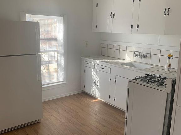5th image of 121 Princeton Dr SE #121.5