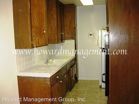5th image of 1405 Barry Ave APT 6