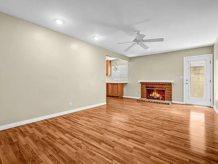 18096 Lemon St — Photo 20
