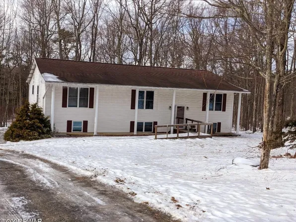 107 Pear Ln, Milford, PA 18337