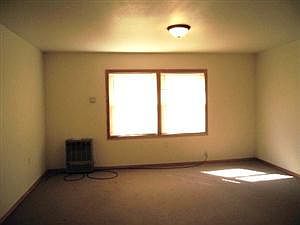 2nd image of 5065 N Hopkins St APT 8