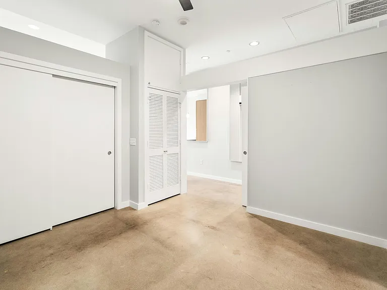 507 Sabine St #403 — Photo 16