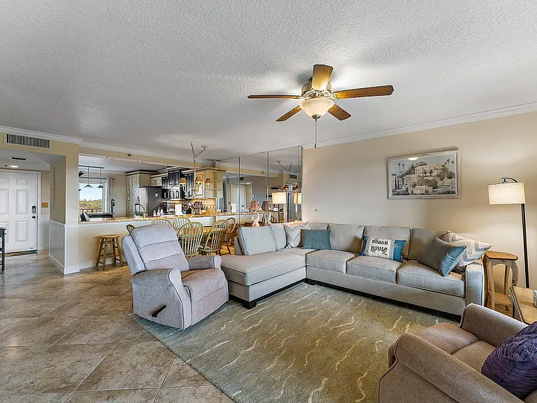 275 Palm Ave #C402 — Photo 16