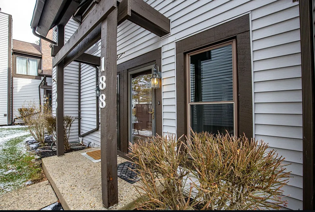 3 bed, 2.5 bath, 1600 sqft, $1,975 — Photo 1