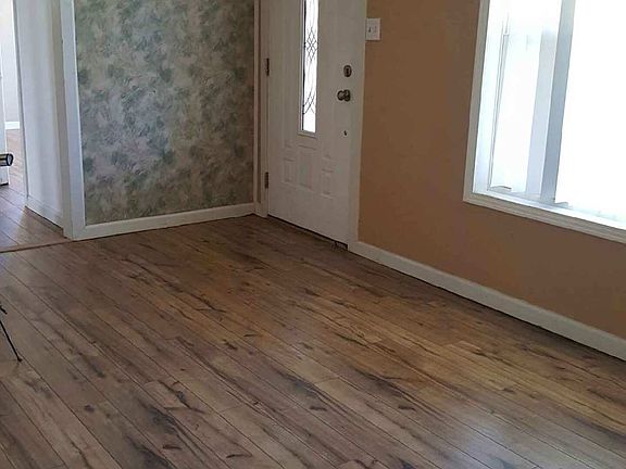 3rd image of 1117 W 14th Ln