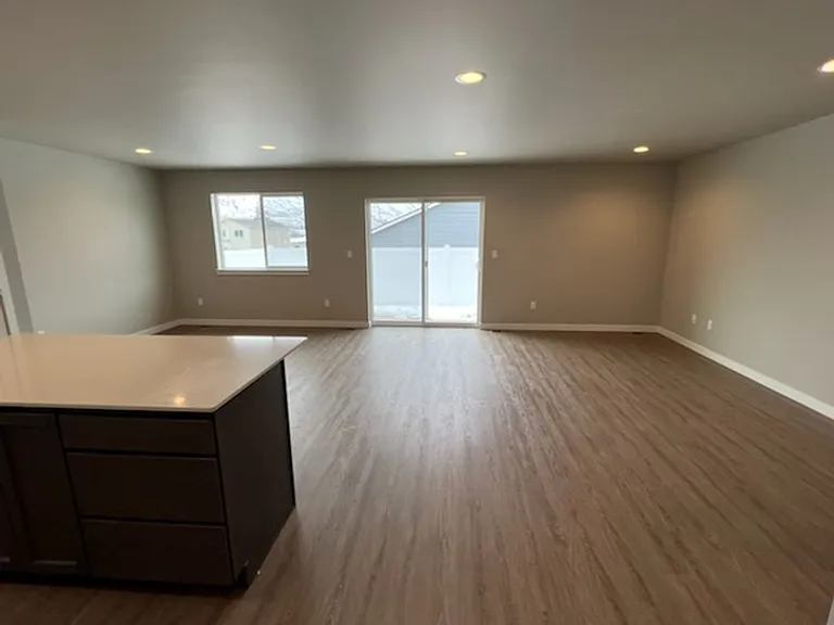 1090 S New Oak Ln — Photo 8